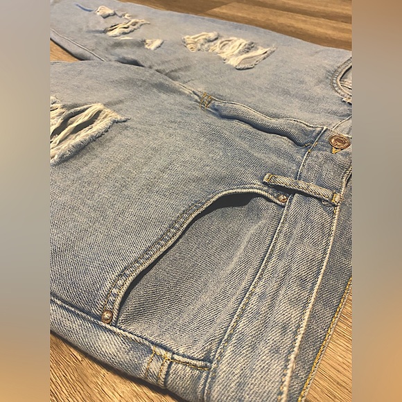 Forever 21 Mid-Rise Ripped Jeans - Picture 3 of 5